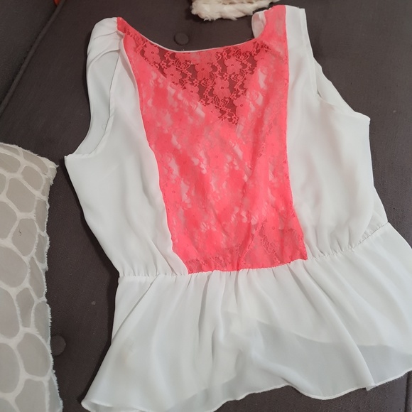 Tops - Picture 2 of 3